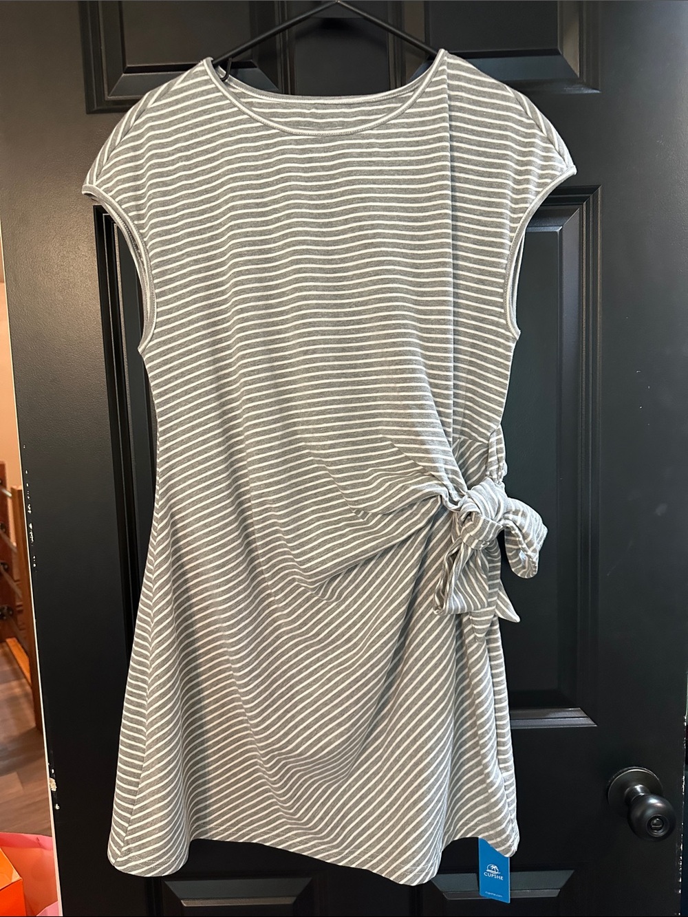 Cupshe women’s grey and white dress